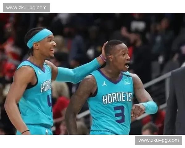 荒野咆哮对阵蜂群之刺：孟菲斯灰熊与夏洛特黄蜂的午夜激斗