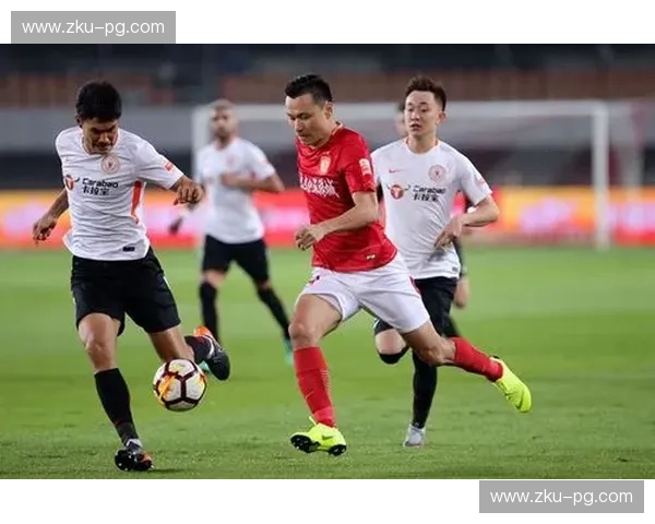 红绿对峙的灵魂共振：恒大与国安，写给中国足球的一封情书